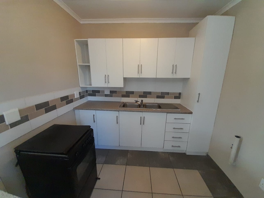 To Let 3 Bedroom Property for Rent in Kellys View Free State